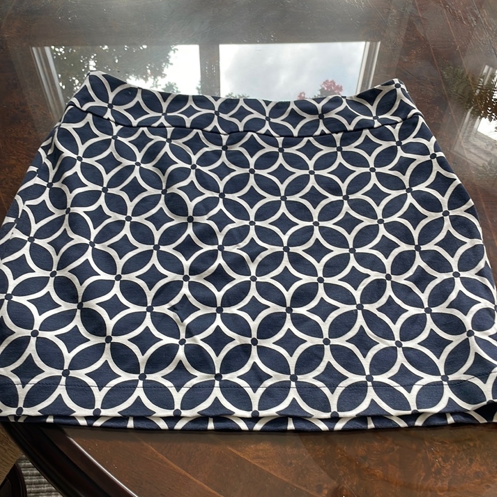 Navy and white banana republic skirt